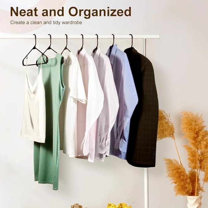 HOUSE DAY 500 Pack Plastic Clothes Hangers, Commercial Bulk Shipment for Business, Sturdy Durable Lightweight Hangers Black Ideal for Retail Dry Cleaners Warehouses, Save Cost & Warehouse Space
