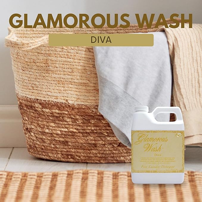 Worldwide Nutrition Bundle Compatible with Tyler Candle Company Glamorous Wash Diva Laundry Liquid Detergent - Diva Scented Luxury Detergent - Hand and Machine Washable - 907g (32 Fl oz) with Keychain